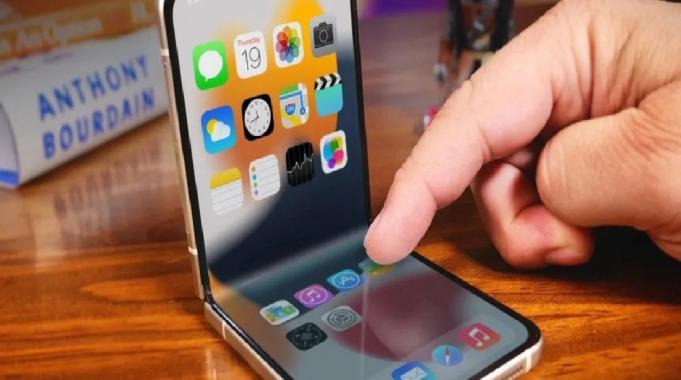 Katlanabilir iPhone yaklaşıyor: Apple yeni bir patent aldı