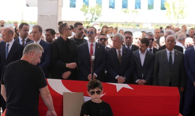 Kenan Işık toprağa verildi