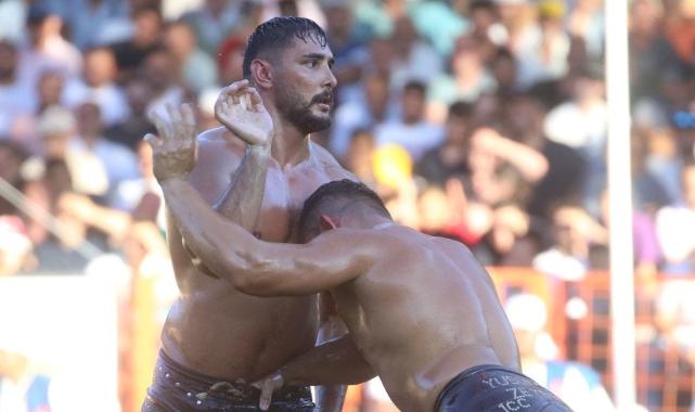 Kırkpınar Yağlı Güreşleri'nin başpehlivanı Yusuf Can Zeybek oldu