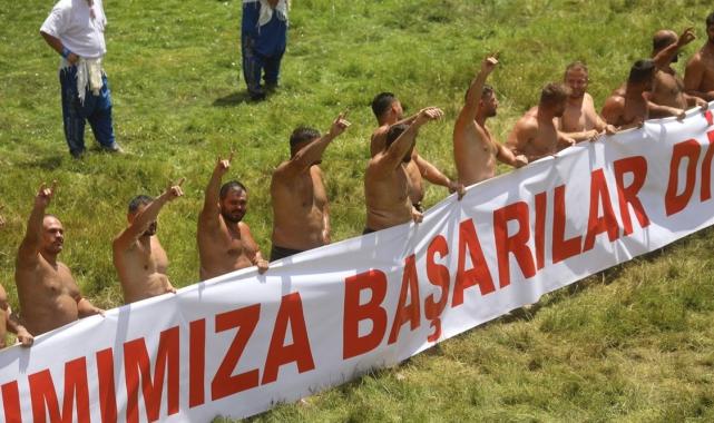 Kırkpınar'da başpehlivanlardan A Milli Futbol Takımı'na destek