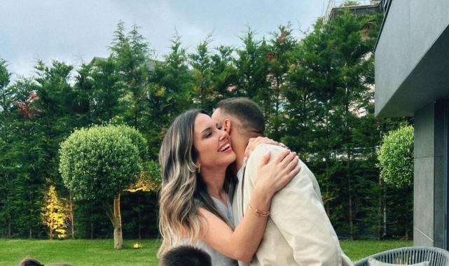 "Kraliçem" diye seviyor...Cenk Tosun'un 8 yıllık eşi ile pozları büyüledi! "Aşka inancımız tazelendi"