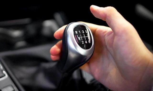 Manuel vitesli otomobillere talep azalıyor