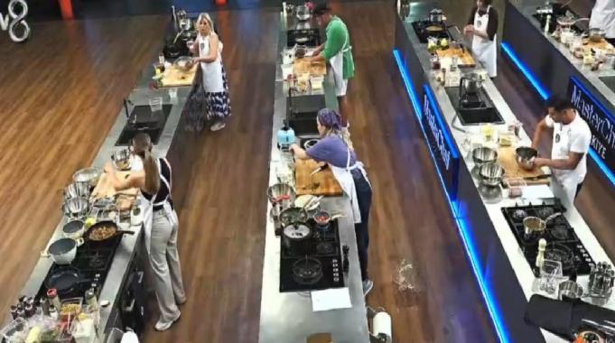 MasterChef&#039;te 11. yarışmacı açıklandı! İşte &quot;zerdeçal&quot; ile ana kadroya giren isim...