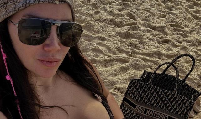 Mauro Icardi'den ayrılan Wanda Nara'dan plaj pozları! Bikinili kareleri olay oldu