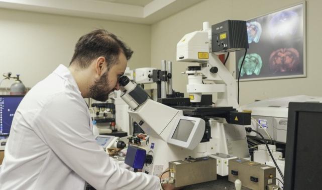 Medipol Üniversitesi'nden mezun olan doktorun ilham veren hikayesi