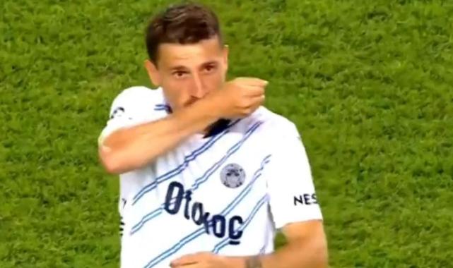 Mert Hakan Yandaş, orta sahadan attığı golün sırrını açıkladı