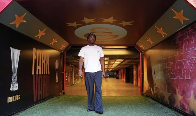 Michy Bathsuayi: Galatasaray'ın renklerini hep sevmişimdir