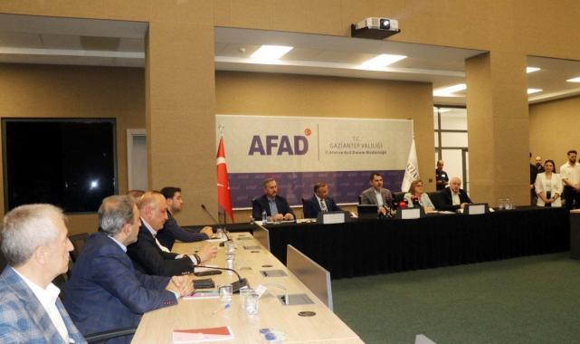 Murat Kurum Gaziantep'te: 11 ilde 276 bin konut inşası sürüyor