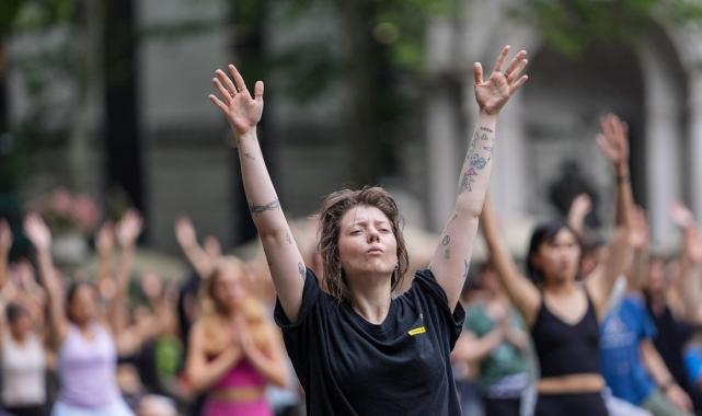 New York'ta yoga etkinliği düzenlendi