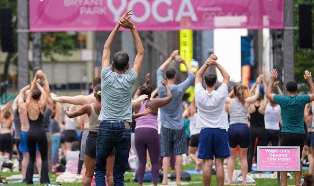New York'ta yoga etkinliği düzenlendi
