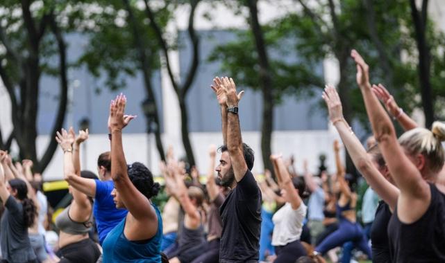 New York'ta yoga etkinliği düzenlendi
