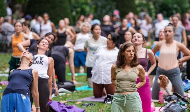 New York'ta yoga etkinliği düzenlendi