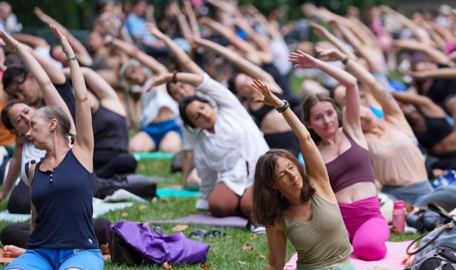 New York'ta yoga etkinliği düzenlendi