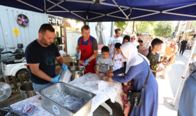 Odunpazarı Belediyesi’nden vatandaşlara aşure ikramı