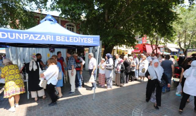 Odunpazarı Belediyesi’nden vatandaşlara aşure ikramı