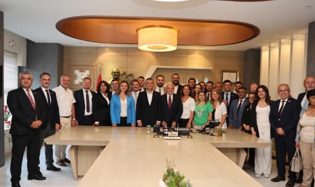 Özgür Özel: "Nilüfer partimizin yüz akı belediyelerinden"