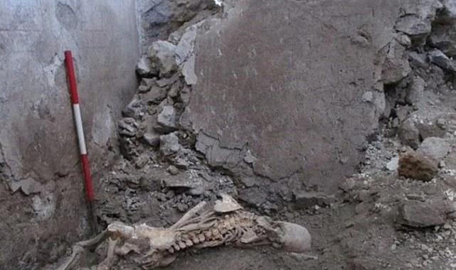 Pompeii'nin 2000 yıllık sırrı: Patlamadan kurtulanlar depremle yüzleşti
