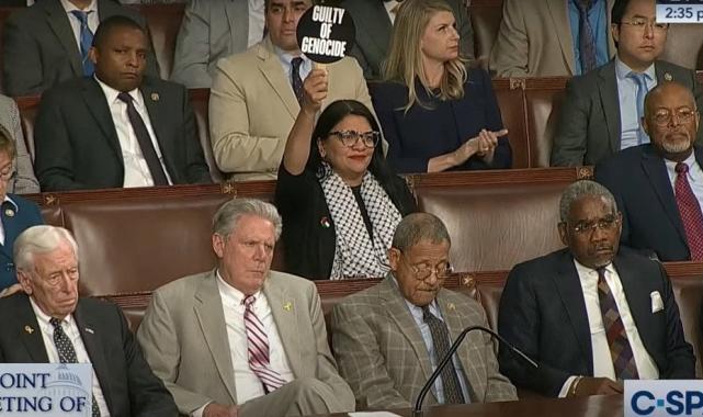 Rashida Tlaib, ABD Kongresi'nde Netanyahu'yu tek başına protesto etti