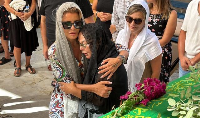 Safiye Soyman oğlunu gözyaşlarıyla uğurladı