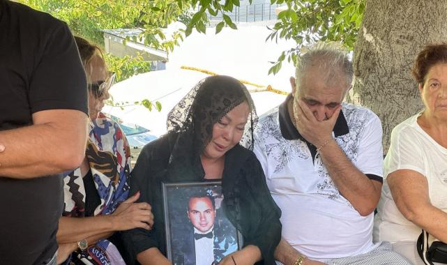 Safiye Soyman oğlunu gözyaşlarıyla uğurladı