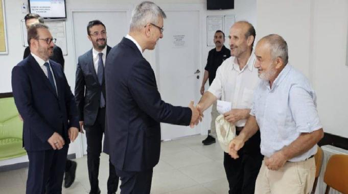 Sağlık Bakanı Kemal Memişoğlu Sahada