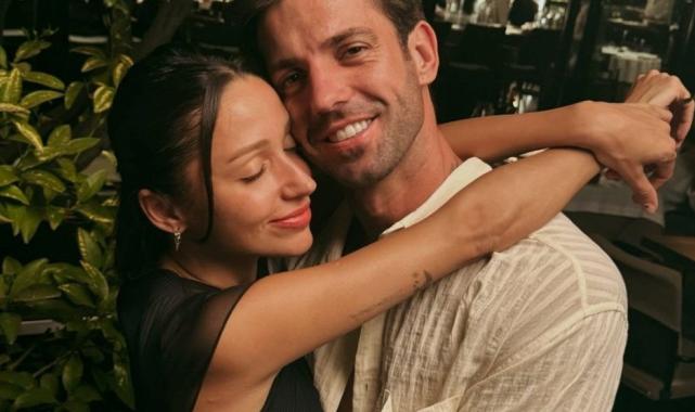 Şarkıcı Zeynep Bastık ve oyuncu Serkay Tütüncü'den aşk pozu geldi! Taze sevgililere yorum yağdı