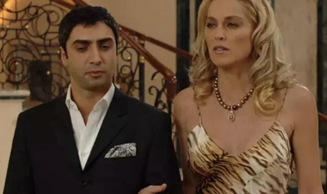 Sharon Stone, 'Temel İçgüdü' filminin ikonik sahnesini tekrar canlandırdı