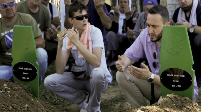 Srebrenitsa Soykırımı'nın 14 kurbanı daha defnedildi