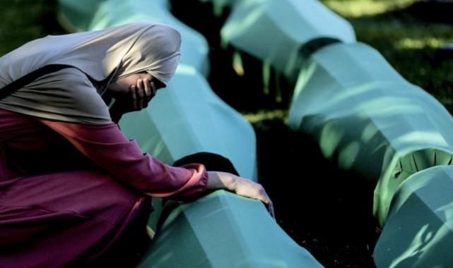 Srebrenitsa'da 14 soykırım kurbanı toprağa verilecek
