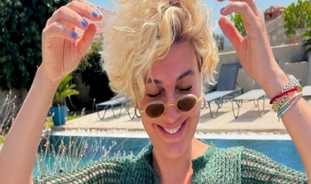 20 kilo vermişti! 3 çocuk Bergüzar Korel, beyaz mayosuyla havuz pozları verdi