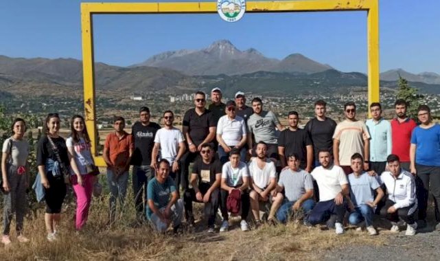 Başkan Büyükkılıç’tan gençlerle Ali Dağı’nda sabah yürüyüşü