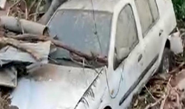 Erzurum'da sel traktörleri sürükledi