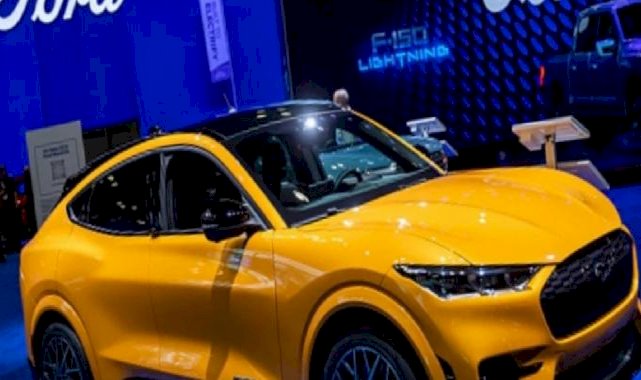 Ford, 2030'da Avrupa'da sadece elektrikli araç satma planını erteledi