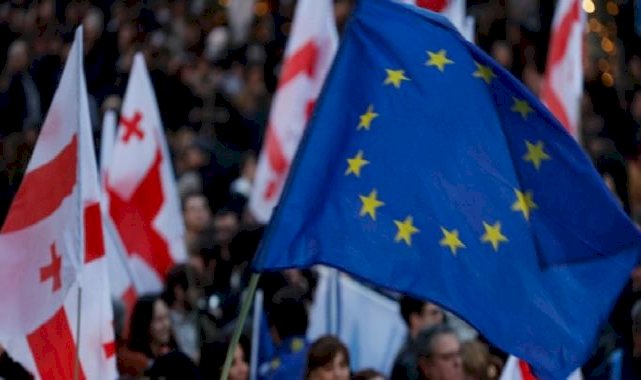 Gürcistan'ın AB'ye katılım süreci askıya alındı