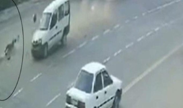 Hatay'da otomobilin çarptığı motosiklet metrelerce sürüklendi