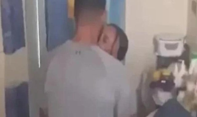 İngiltere'de kadın gardiyan cezaevinde mahkumla ilişkiye girdi