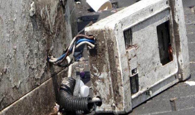 İstanbul'da tehlike saçan trafonun etrafına polis şeridi