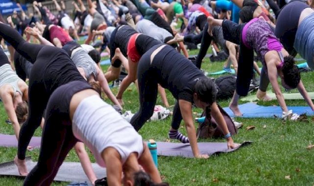 New York'ta yoga etkinliği düzenlendi