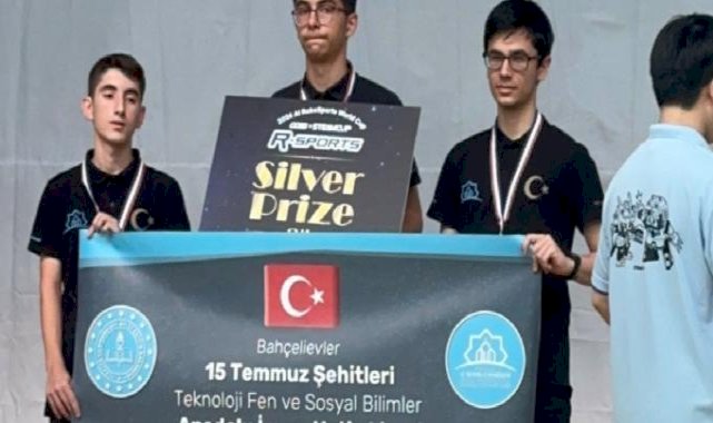 Türk öğrenciler, Güney Kore'deki robot yarışmasında birinci oldu