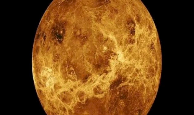 Venüs atmosferindeki bulutlarda yaşam belirtisi olabilecek elementler keşfedildi