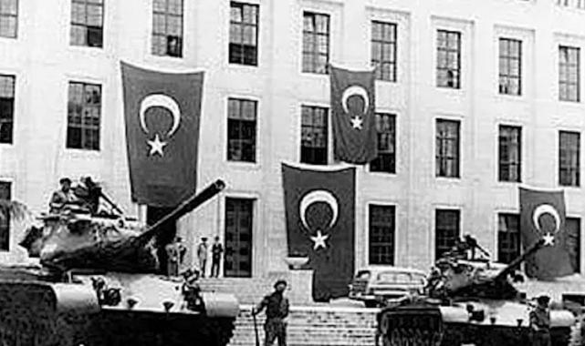 Talat Aydemir darbe girişiminde neler yaşandı? Kapsül Tarih 27.Bölüm