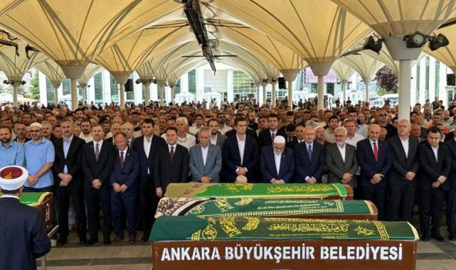 Temel Karamollaoğlu'nun annesi son yolculuğuna uğurlandı