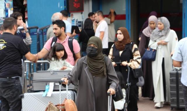 Trabzon Havalimanı'nda Arap turist yoğunluğu