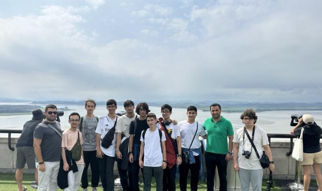 Türk öğrenciler, Güney Kore'deki robot yarışmasında birinci oldu