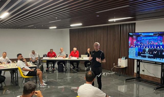 UEFA Pro Lisans Antrenör Eğitim Programı'nın liderlik modülü başladı
