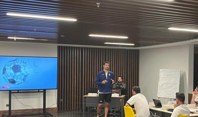 UEFA Pro Lisans Antrenör Eğitim Programı'nın liderlik modülü başladı