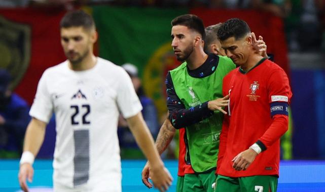 Uzatmada penaltı kaçıran Ronaldo gözyaşlarını tutamadı