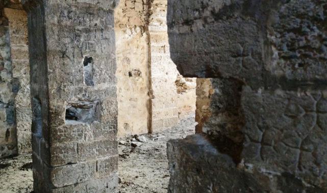 Van'da kaçak kazı yapanlar tarihi kiliseyi tahrip etti