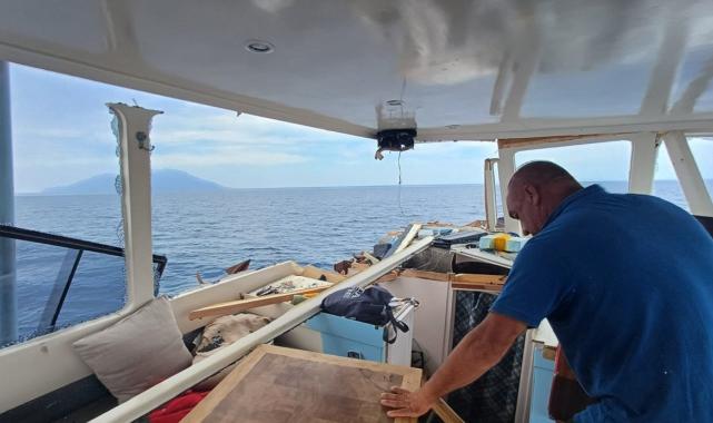 Yunan Sahil Güvenlik botu, Türk balıkçı teknesine çarptı
