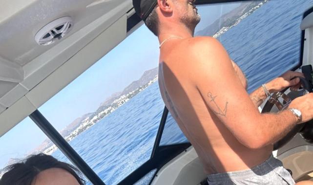 Zeynep-Volkan Demirel çifti tekne tatilinde